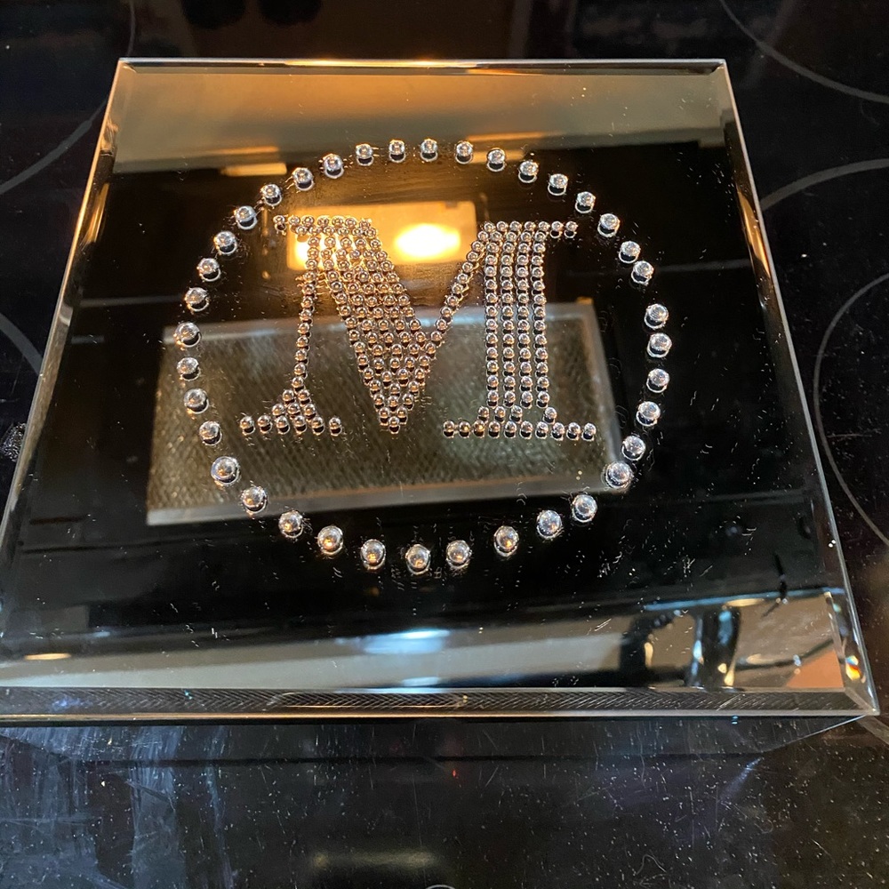 “M” mirrored box 8x8x3